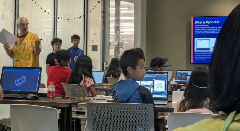 Pybricks Club Outreach Photo 1